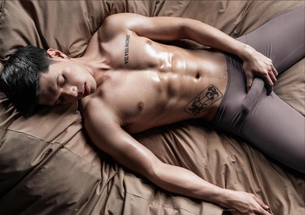 Tight-01--Arm-Akkharat